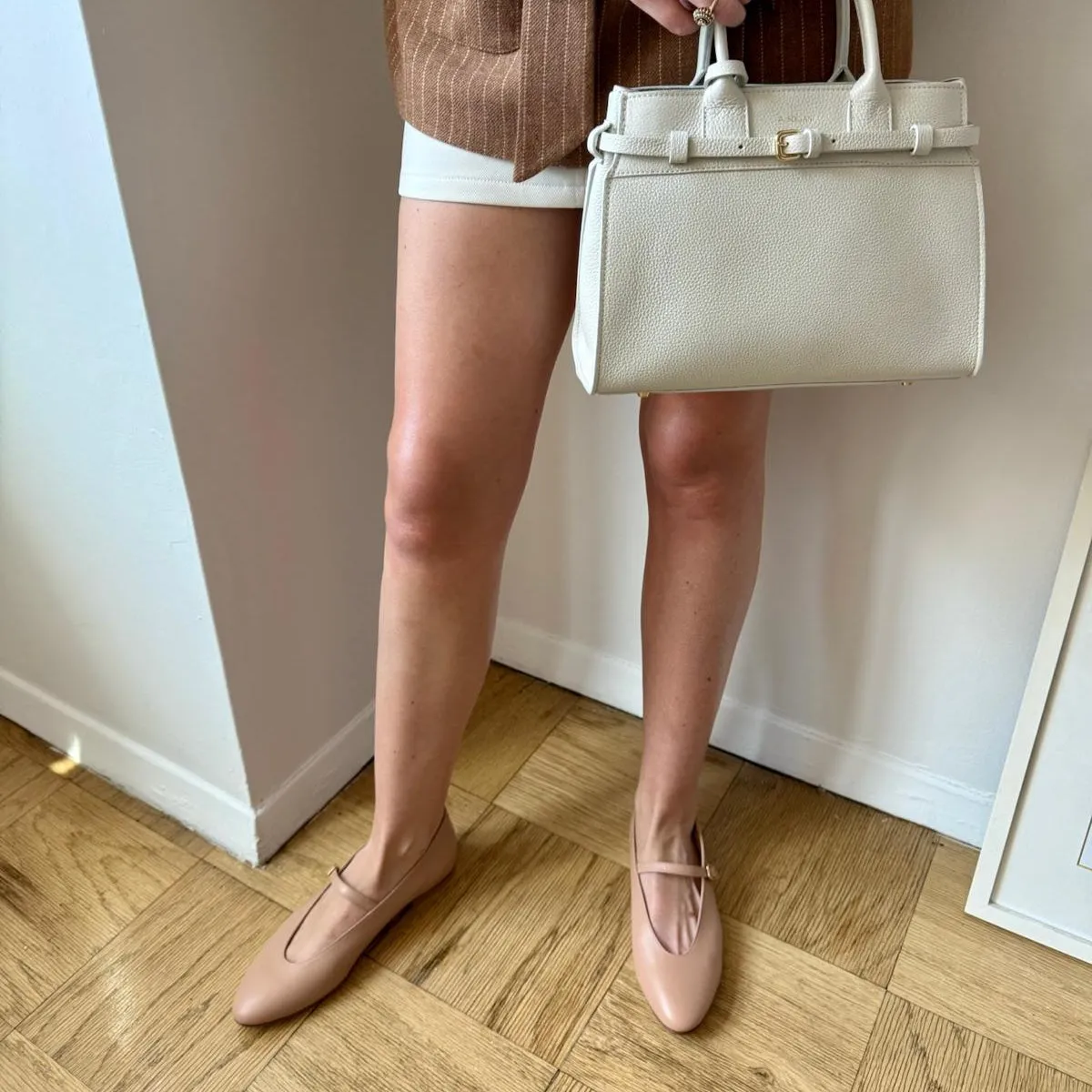 Bari - Nude