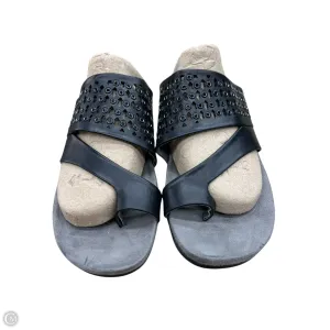 Sandals Flats By Bare Traps In Black & Grey, Size: 8.5