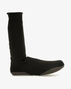 YEEZY POD BLACK